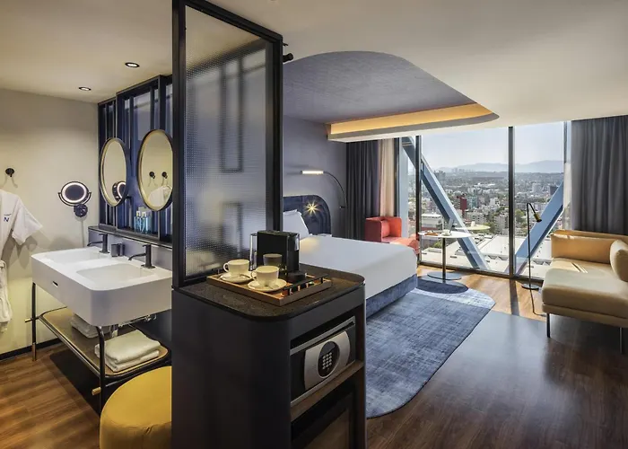 Hotel Novotel World Trade Center 4*