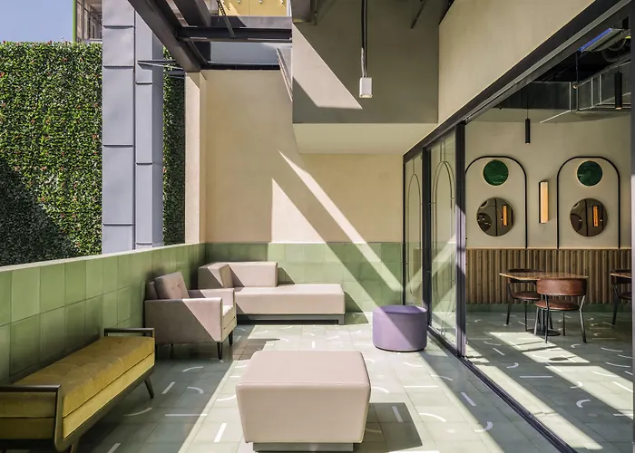 Novotel World Trade Center Hotel 4*