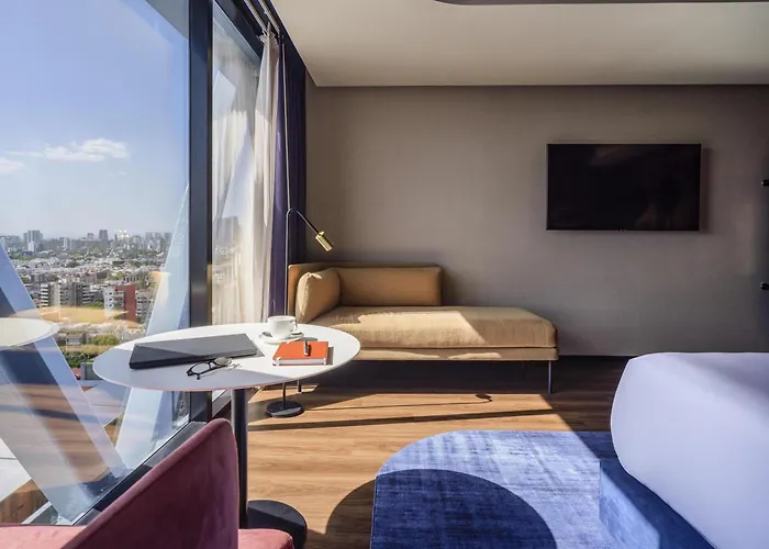 Novotel World Trade Center 4*