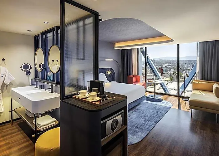 Novotel World Trade Center 4*